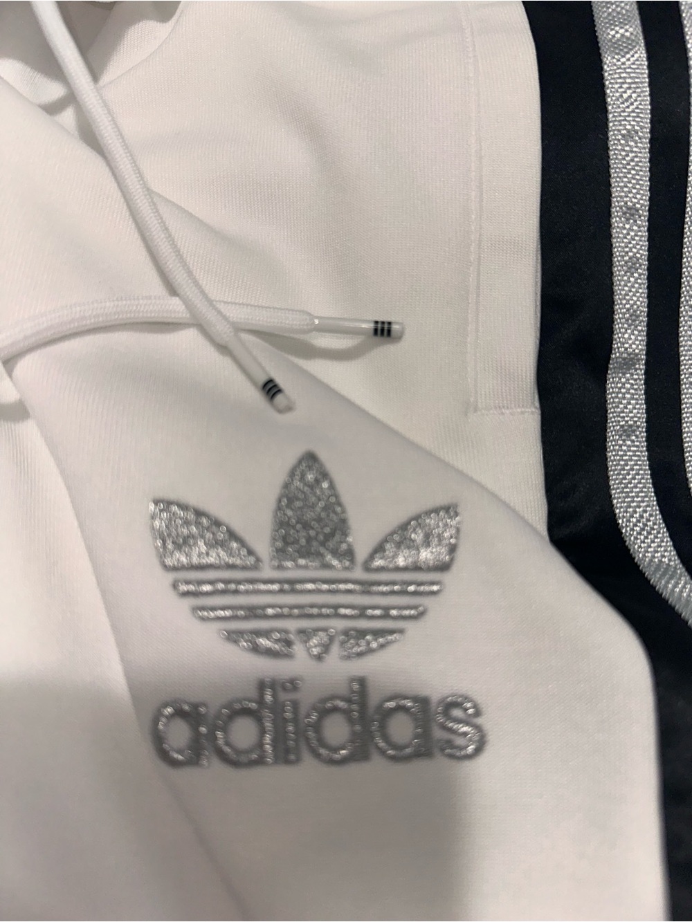 Men’s Adidas White Chile Inspired Joggers And Hoodie Bundle - Picture 16 of 16